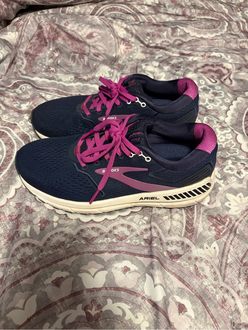 Brooks Ariel Women's Running Shoes - Navy with Pink